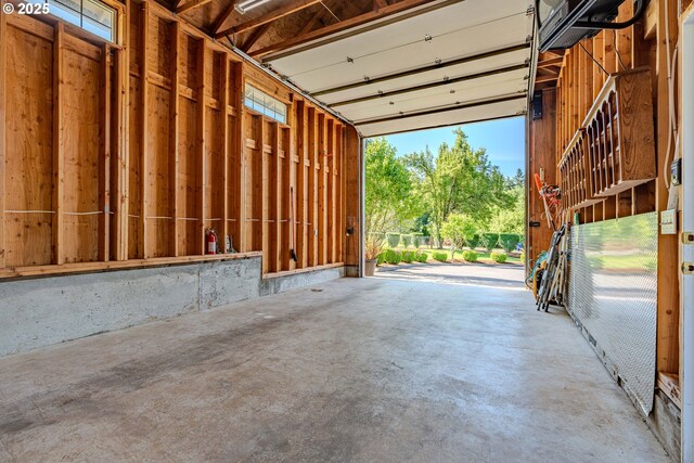 32153 SE Bluff Rd, Gresham, OR 97080 - view of garage