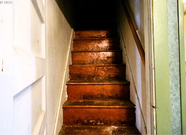 870 NE 3rd Ave, Hillsboro, OR 97124 - view of stairs