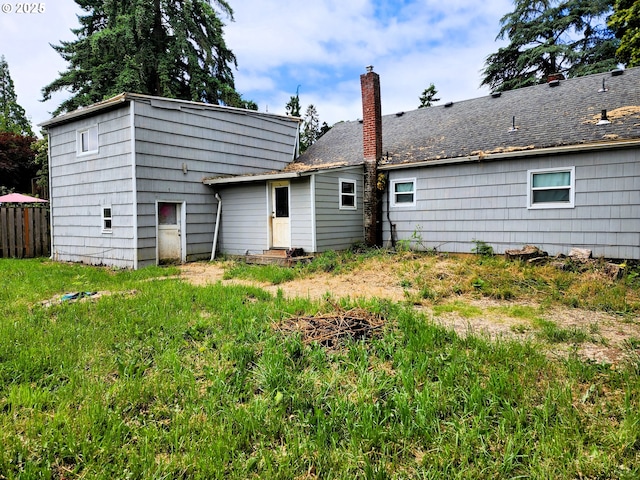 870 NE 3rd Ave, Hillsboro, OR 97124 - back of house with a chimney
