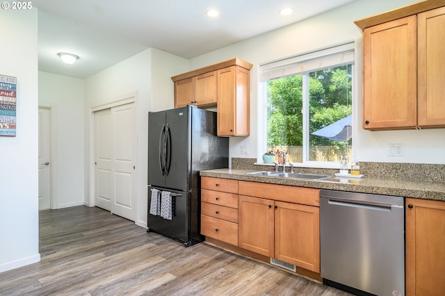 616 E 13th Pl, Lafayette, OR 97127 - kitchen with dishwasher, freestanding refrigerator, light wood-style floors, and recessed lighting