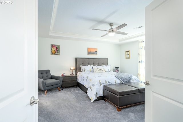 616 E 13th Pl, Lafayette, OR 97127 - bedroom featuring carpet, a tray ceiling, and a ceiling fan