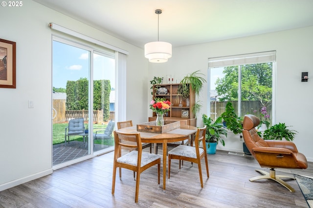 616 E 13th Pl, Lafayette, OR 97127 - dining area with wood finished floors and baseboards