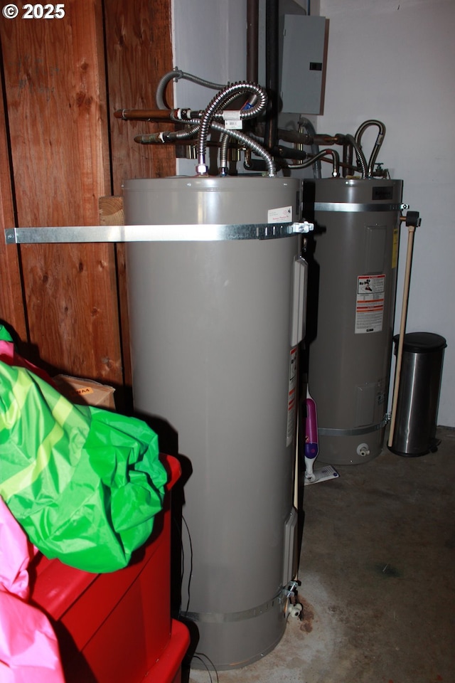 1783 View St, Myrtle Point, OR 97458 - utilities featuring water heater
