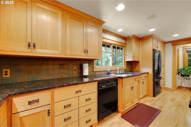 24780 Lavell Rd, Junction City, OR 97448 - kitchen featuring black appliances, a sink, tasteful backsplash, light wood-style flooring, and light brown cabinets