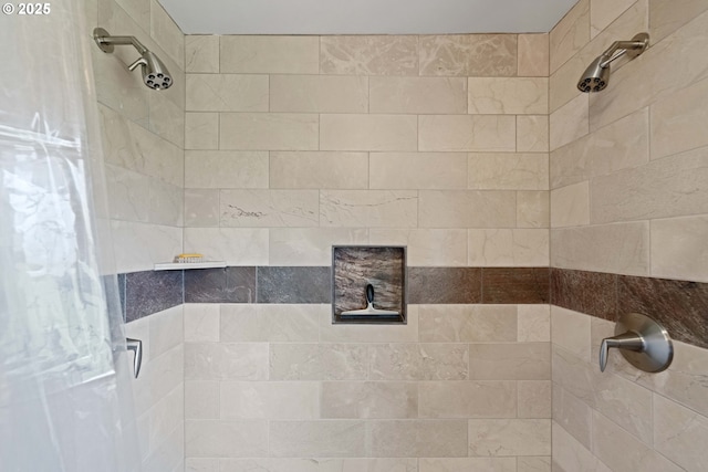 54601 Winterberry Dr, Bandon, OR 97411 - full bath with a tile shower