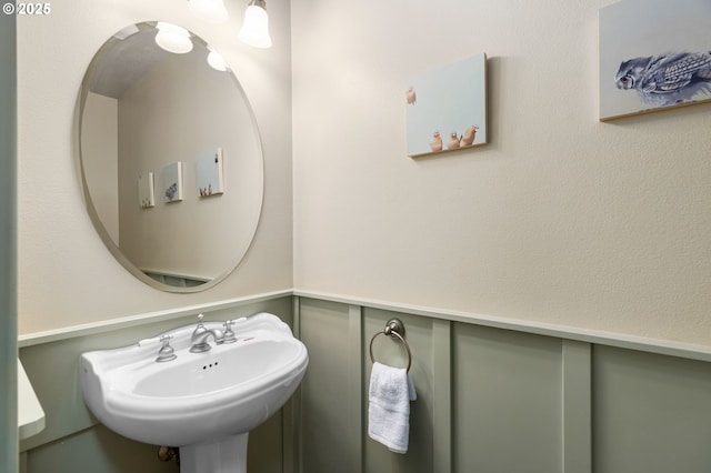 8917 Spindrift Ln, Manzanita, OR 97130 - bathroom featuring a sink