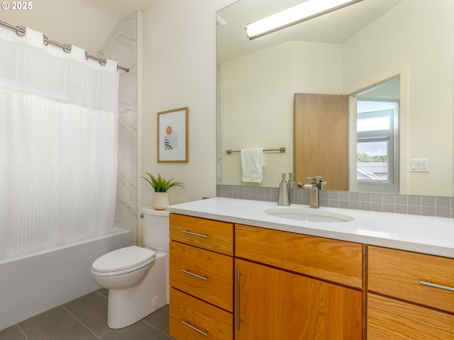 3770 NE 7th Ave, Portland, OR 97212 - full bath featuring tile patterned floors, vanity, toilet, shower / bath combination with curtain, and lofted ceiling