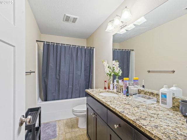 924 Park St, Sweet Home, OR 97386 - full bath with shower / bath combo, visible vents, toilet, and vanity