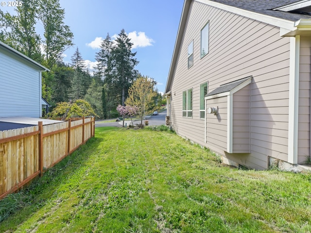 924 Park St, Sweet Home, OR 97386 - view of yard featuring fence