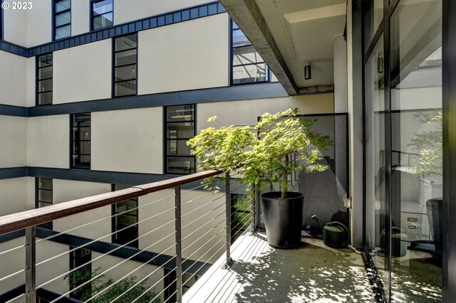1400 NW Irving St Unit 618, Portland, OR 97209 - view of balcony