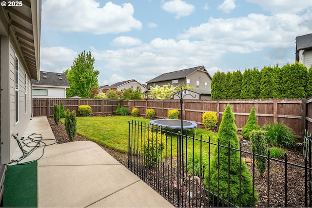 9414 NE 166th Ave, Vancouver, WA 98682 - view of patio with a residential view