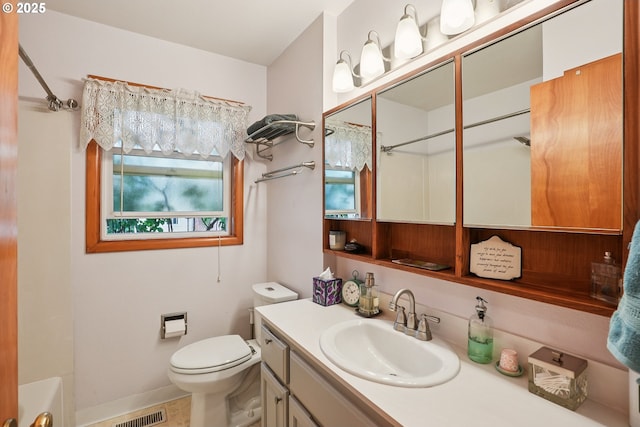 2235 SE 185th Ave, Portland, OR 97233 - full bath featuring vanity and toilet