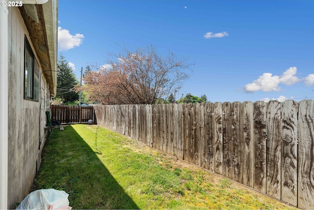 458 16th Ave, Coos Bay, OR 97420 - view of yard