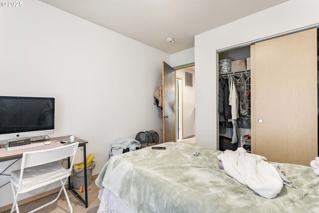 2833 NE Stapleton Rd, Vancouver, WA 98661 - bedroom with light carpet