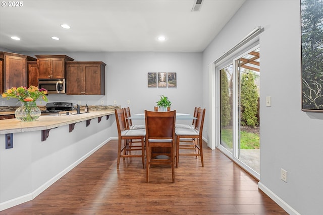 5503 NE 53rd Cir, Vancouver, WA 98661 - dining area featuring dark wood-style floors and recessed lighting