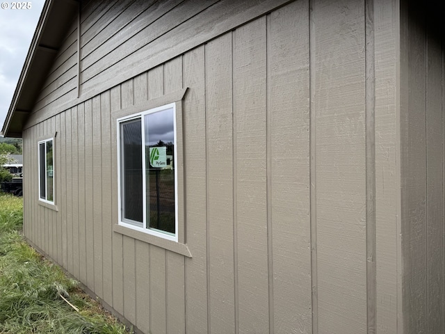 view of side of property