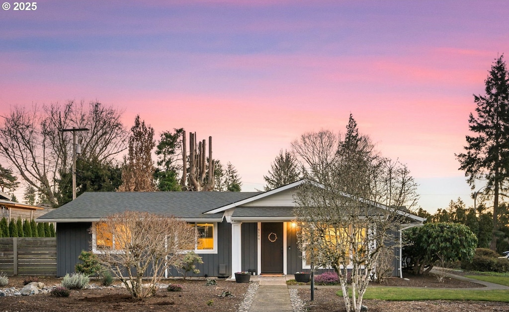 view of front of property