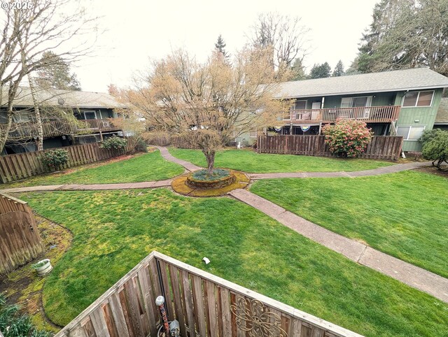13155 SW Allen Blvd Unit 11, Beaverton, OR 97005 - view of yard featuring fence
