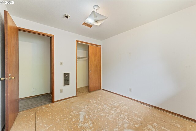 2509 E J Ct, La Grande, OR 97850 - unfurnished bedroom featuring baseboards and a closet