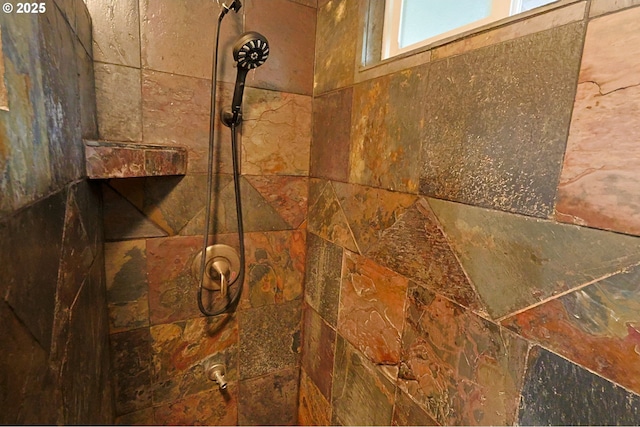 650 S Cammann St, Coos Bay, OR 97420 - bathroom view of a tile shower