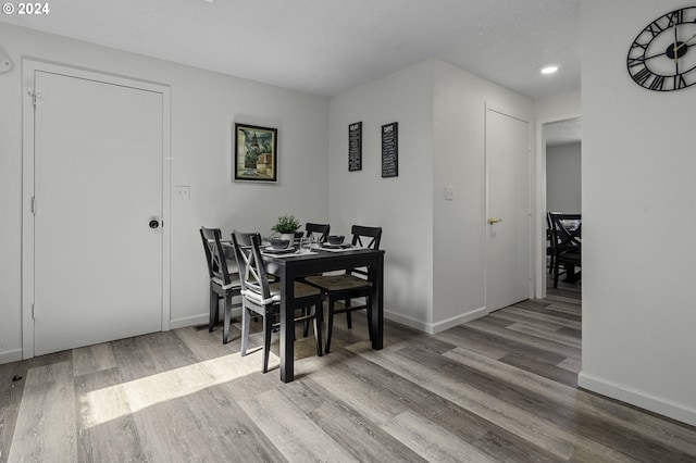 5323 Verda Ln, Keizer, OR 97303 - dining room featuring wood finished floors, baseboards, and recessed lighting
