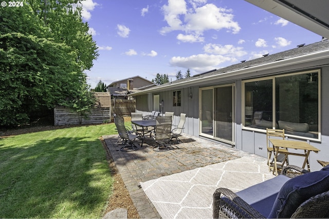 5323 Verda Ln, Keizer, OR 97303 - view of patio / terrace with outdoor dining area