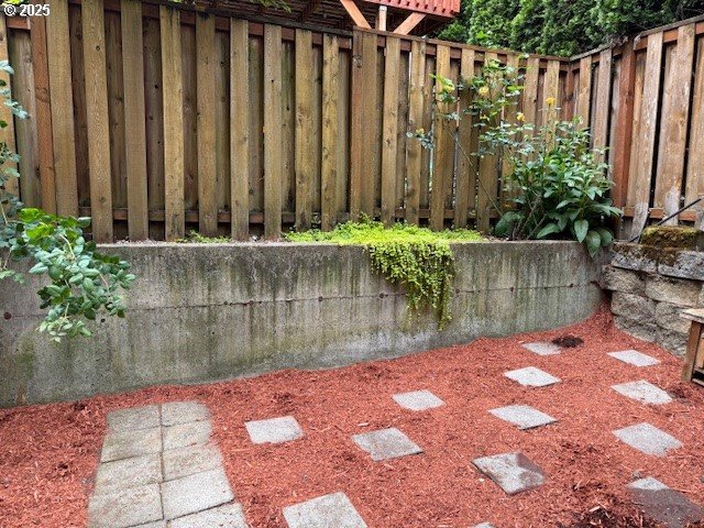 view of yard featuring fence
