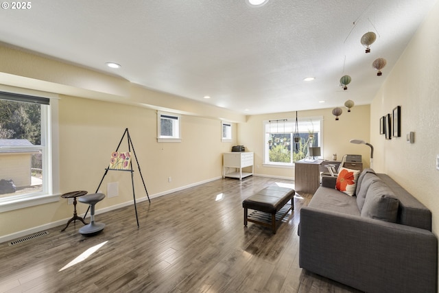 21420 NE Red Hills Ln, Dundee, OR 97115 - living room with wood finished floors, plenty of natural light, and recessed lighting
