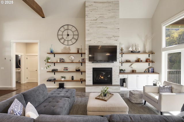 21420 NE Red Hills Ln, Dundee, OR 97115 - living area featuring wood finished floors, a fireplace, and lofted ceiling