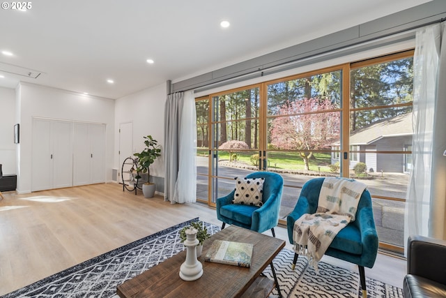 27650 SW Canyon Creek Rd, Wilsonville, OR 97070 - living area featuring light wood finished floors and recessed lighting