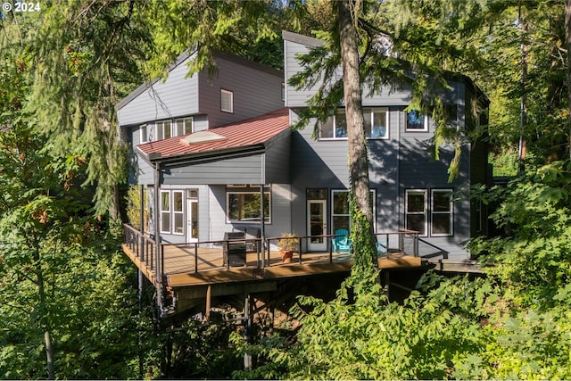 4300 SW Hewett Blvd, Portland, OR 97221 - back of property with a deck