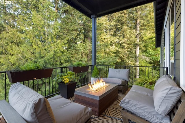 720 S 19th Pl, Ridgefield, WA 98642 - balcony with a fire pit