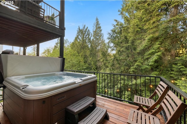 720 S 19th Pl, Ridgefield, WA 98642 - wooden deck featuring a hot tub