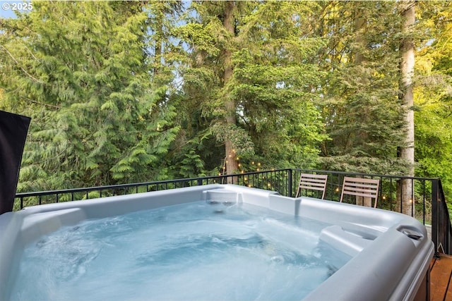 720 S 19th Pl, Ridgefield, WA 98642 - deck featuring a hot tub