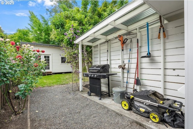 4038 NE Multnomah St, Portland, OR 97232 - view of patio with area for grilling