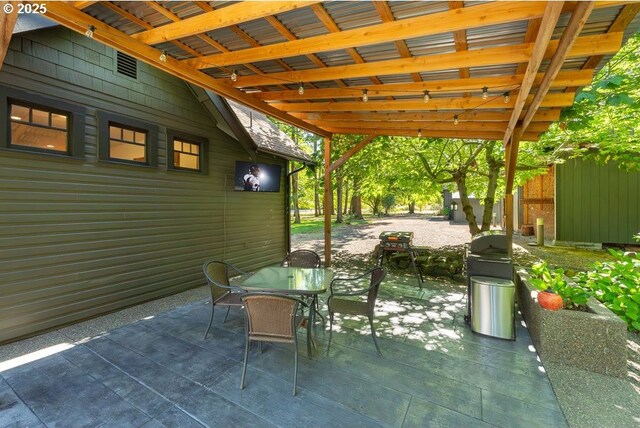 2517 Wild River Dr, Roseburg, OR 97470 - view of patio featuring outdoor dining area and visible vents