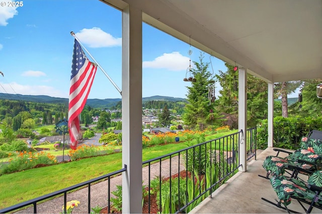 950 N Shasta Way, Clatskanie, OR 97016 - balcony featuring a mountain view