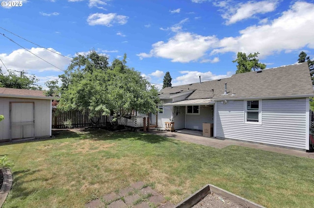1335 Centennial Blvd, Springfield, OR 97477 - view of yard with a patio