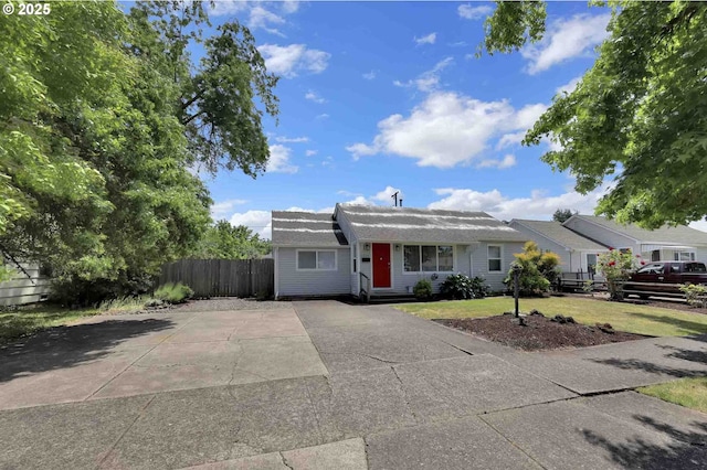1335 Centennial Blvd, Springfield, OR 97477 - view of front facade with roof with shingles