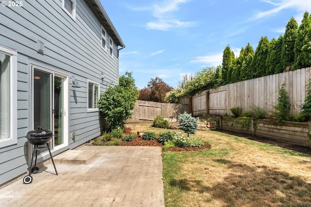 15205 NE 47th St, Vancouver, WA 98682 - fenced backyard featuring a patio