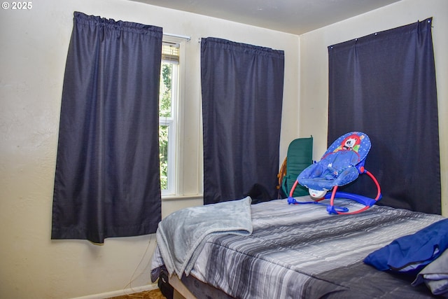 335 Marie St, Medford, OR 97504 - bedroom featuring baseboards