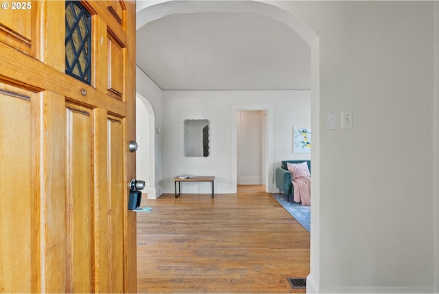 5655 SW Lombard Ave, Beaverton, OR 97005 - foyer entrance featuring arched walkways and wood finished floors