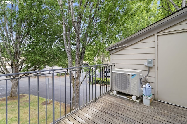 10137 SW Trapper Ter, Beaverton, OR 97008 - wooden terrace featuring view of wooded area