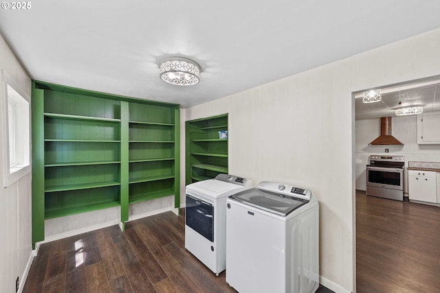 1565 California Ave, Coos Bay, OR 97420 - laundry room featuring washing machine and dryer and dark wood finished floors