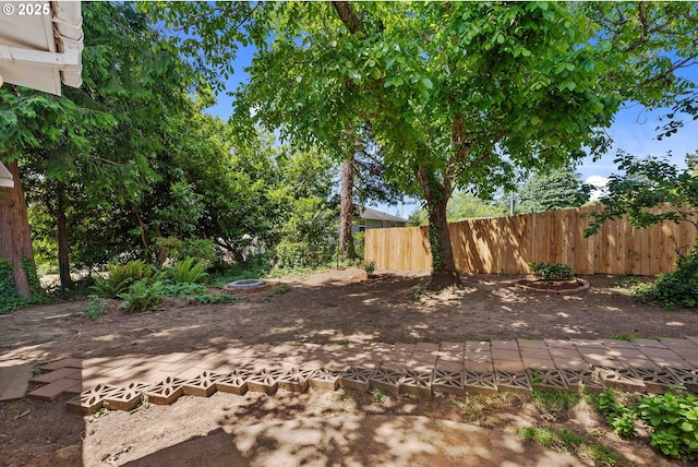 1565 California Ave, Coos Bay, OR 97420 - view of yard