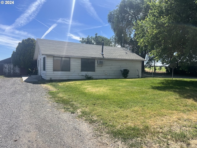 exterior space featuring a lawn