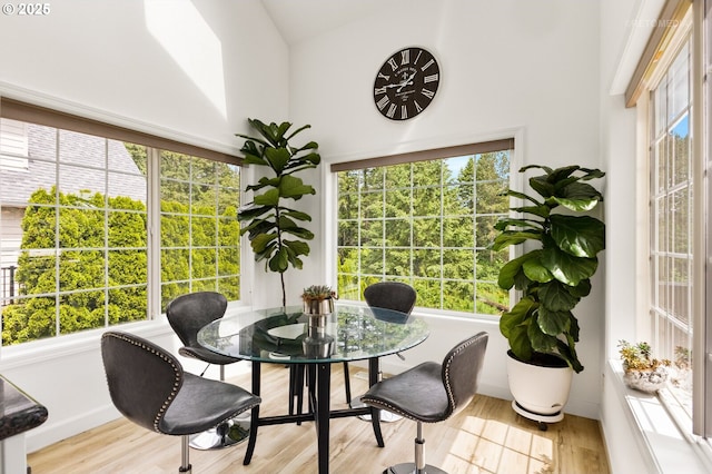 2136 N Thorne St, Newberg, OR 97132 - sunroom / solarium with lofted ceiling
