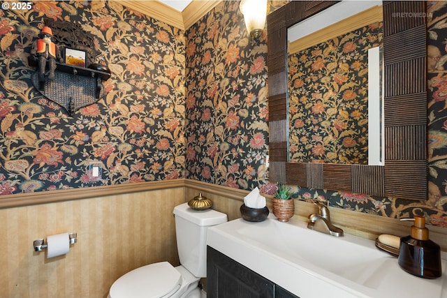 2136 N Thorne St, Newberg, OR 97132 - bathroom with wallpapered walls, toilet, vanity, and ornamental molding