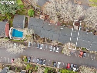 29650 SW Courtside Dr Unit 18, Wilsonville, OR 97070 - view of property location featuring a pool area