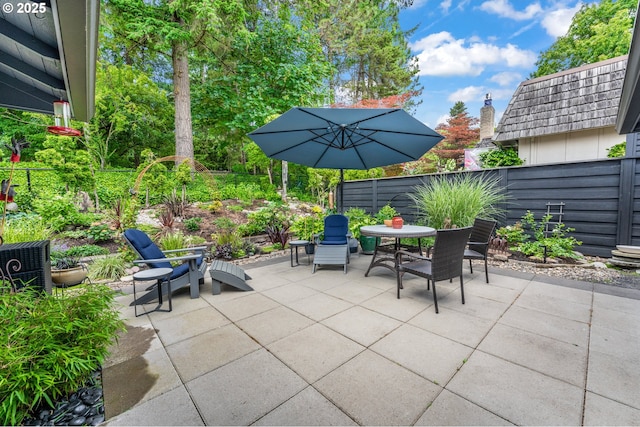 240 Greenridge Dr, Lake Oswego, OR 97035 - fenced backyard with a patio and outdoor dining space